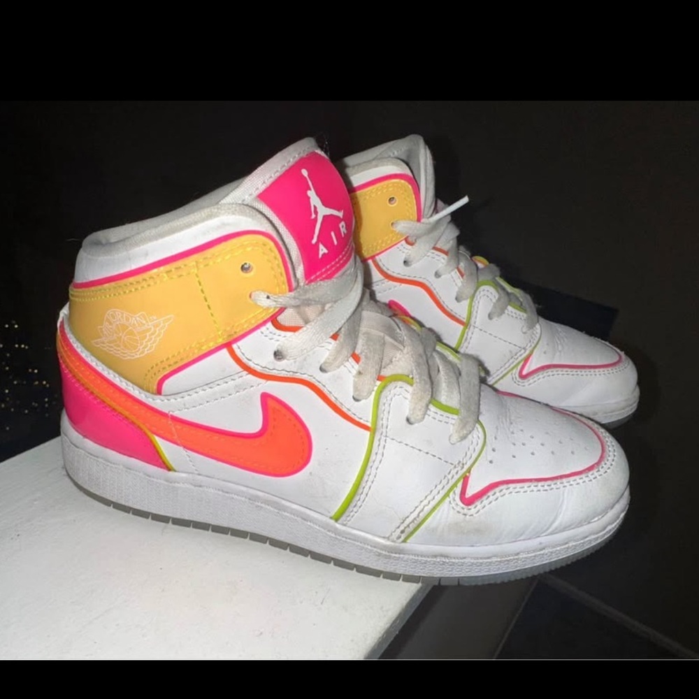 Youth nike Jordan 1 Mid
